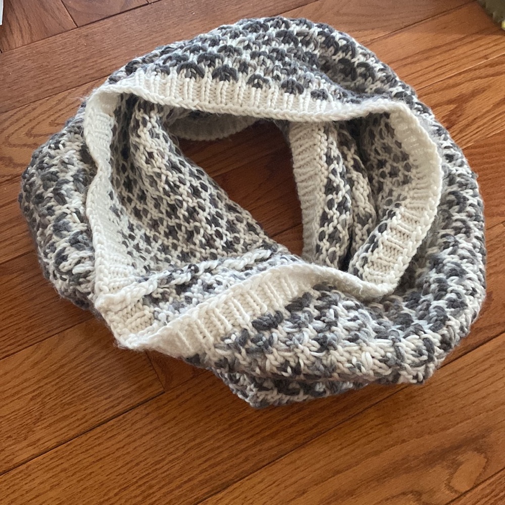 American Eagle Wrap Scarf